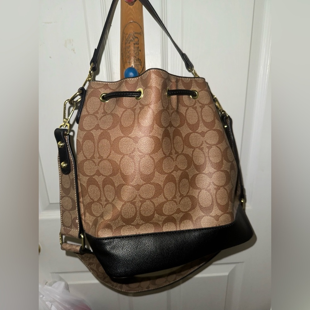 Coach Bag - Picture 2 of 5